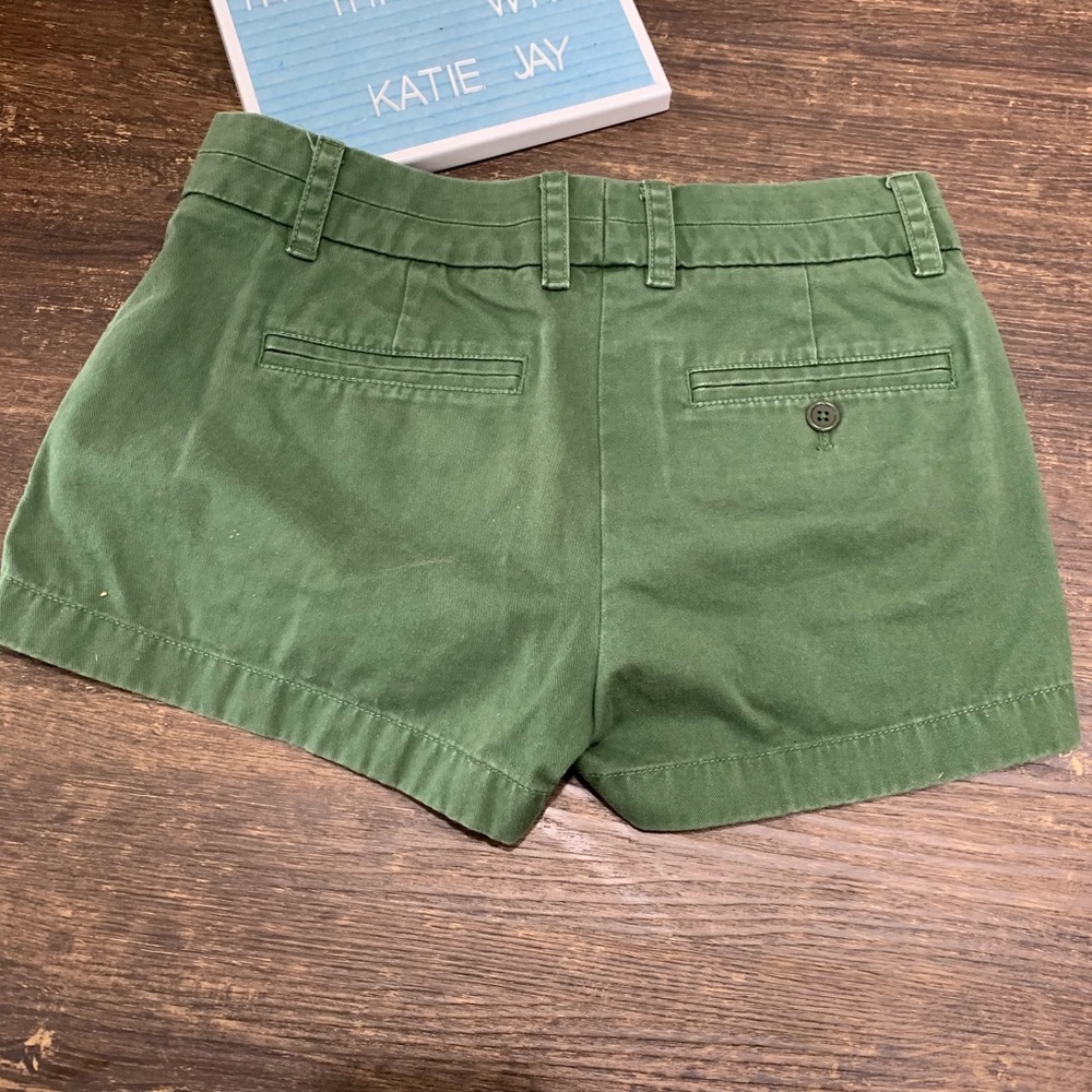 J crew Chino Army Green Broke in Shorts Size 00 - Picture 3 of 4
